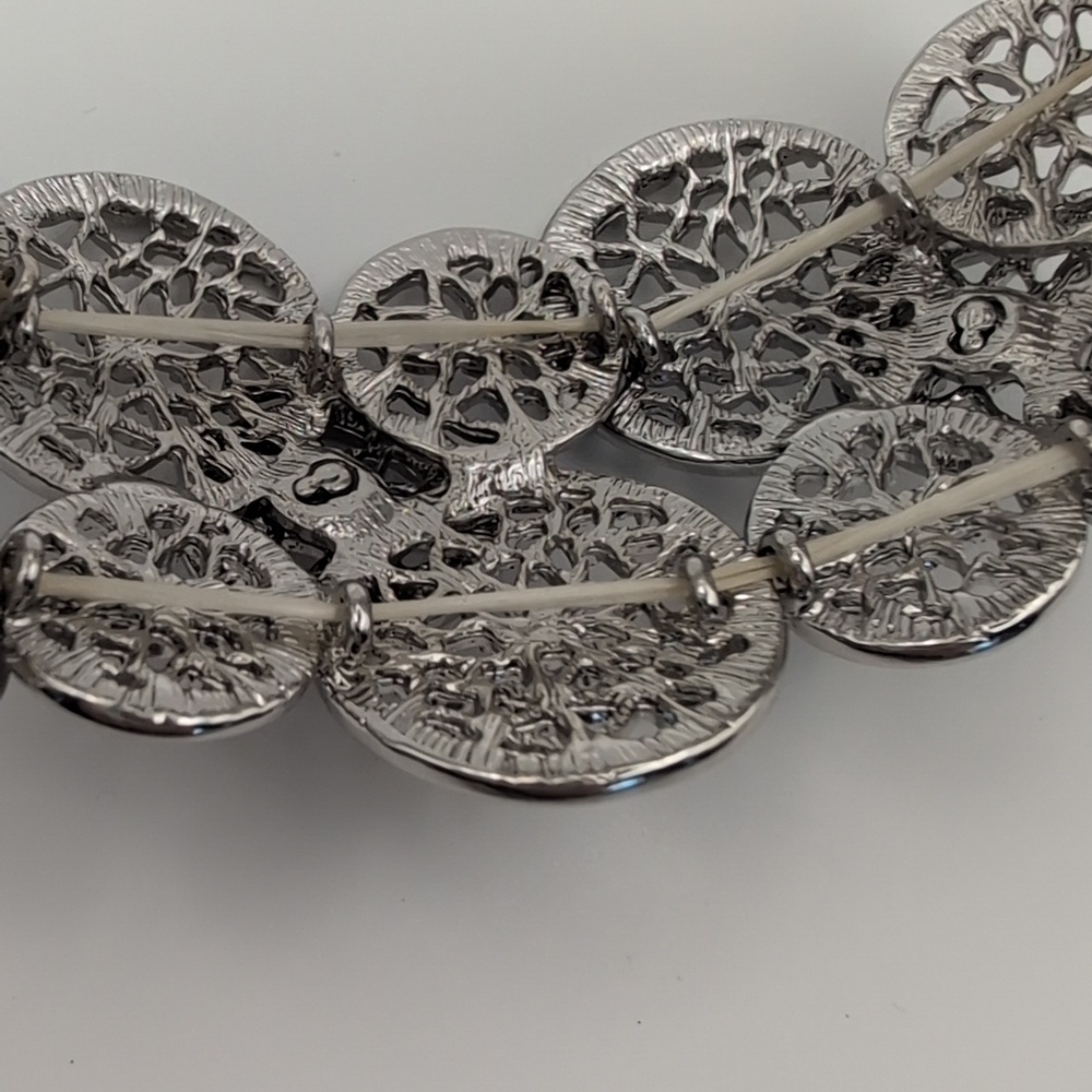 Vintage-Inspired Silver Tone Filigree Stretch Bracelet 7" - Picture 6 of 6